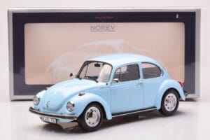 Volkswagen Beetle 1303 Bleu Clair Norev 1:18 188532 Métal — image 6 sur 6