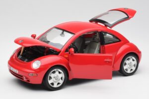 Volkswagen New Beetle Rouge Bburago 1:18 8185108 Métal — image 2 sur 8