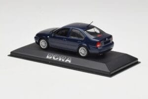 Volkswagen Bora Ocean Bleu Minichamps 1:43 8198223B Métal — image 3 sur 4
