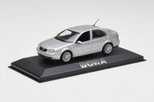 Volkswagen Bora Reflex Argent Minichamps 1:43 81982223S Métal — image 2 sur 4