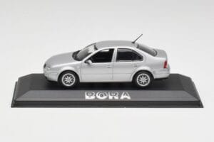 Volkswagen Bora Reflex Argent Minichamps 1:43 81982223S Métal