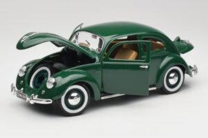 Volkswagen Export Berline Beryl Vert Maisto 1:18 31820 Métal — image 2 sur 8