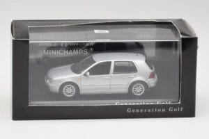 Volkswagen Golf Mk4 Reflex Argent Minichamps 1:43 4527111022 Métal — image 4 sur 4