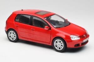 Volkswagen Golf Mk5 4-Door Tornado Rouge Bburago 1:18 GOLF001 Métal — image 6 sur 8