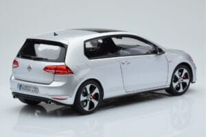 Volkswagen Golf GTI Mk7 Reflex Argent Norev 1:18 188551 Métal — image 3 sur 8