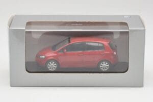Volkswagen Golf Plus Tornado Rouge Minichamps 1:43 821911110 Métal — image 4 sur 4