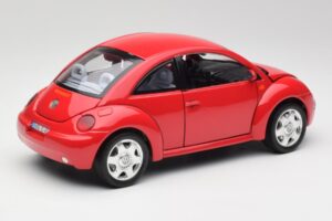 Volkswagen New Beetle Rouge Bburago 1:18 3342 Métal — image 3 sur 8