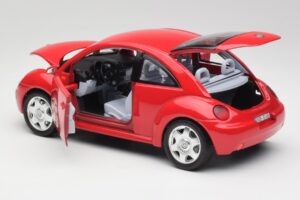 Volkswagen New Beetle Rouge Bburago 1:18 3342 Métal — image 5 sur 8