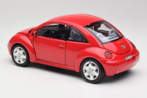 Volkswagen New Beetle Rouge Bburago 1:18 3342 Métal — image 7 sur 8