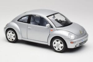 Volkswagen New Beetle Reflex Argent Métallisé Bburago 1:18 3322 Métal — image 6 sur 8