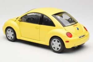 Volkswagen New Beetle Jaune Maisto 1:18 37800-M4 Métal — image 7 sur 8