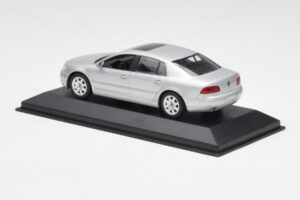 Volkswagen Phaeton Argent Minichamps 1:43 3D0099300A Métal — image 3 sur 4