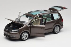 Volkswagen Sharan 7N Brun Chêne Métallique Minichamps 1:18 110051001 Métal — image 2 sur 8