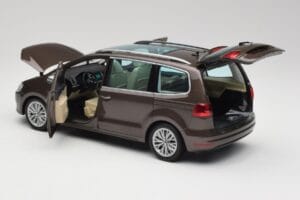 Volkswagen Sharan 7N Brun Chêne Métallique Minichamps 1:18 110051001 Métal — image 5 sur 8