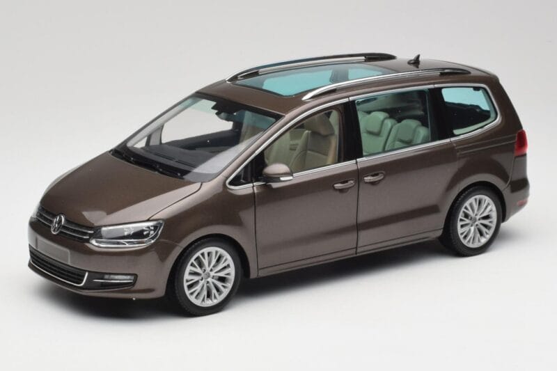 Volkswagen Sharan 7N Brun Chêne Métallique Minichamps 1:18 110051001 Métal