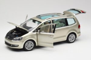 Volkswagen Sharan 7N Reflex Argent Métallique Minichamps 1:18 110051002 Métal — image 2 sur 8