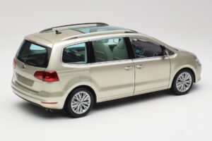 Volkswagen Sharan 7N Reflex Argent Métallique Minichamps 1:18 110051002 Métal — image 3 sur 8