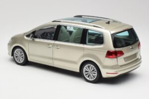 Volkswagen Sharan 7N Reflex Argent Métallique Minichamps 1:18 110051002 Métal — image 7 sur 8