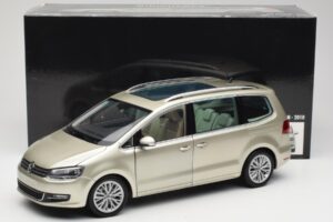 Volkswagen Sharan 7N Reflex Argent Métallique Minichamps 1:18 110051002 Métal — image 8 sur 8