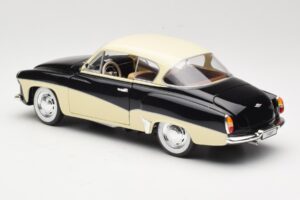 Wartburg 311 Coupé Noir & Beige Revell 1:18 8419 Métal — image 7 sur 8