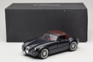 Wiesmann Roadster MF Carbon Black Revell 1:18 WIESMANN001 Métal — image 9 sur 9