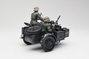 Zundapp KS 750 Side-Car Walkure Schuco 1:10 450651900 Métal — image 3 sur 7