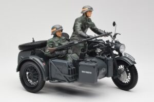 Zundapp KS 750 Side-Car Walkure Schuco 1:10 450651900 Métal — image 5 sur 7