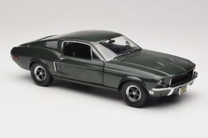 Ford Mustang GT Bullitt avec Figurine Steve McQueen Greenlight 1:18 12885 Métal — image 6 sur 8