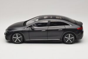 Mercedes EQE V295 Graphite Grey Magno NZG 1:18 B66961108 Métal — image 3 sur 8