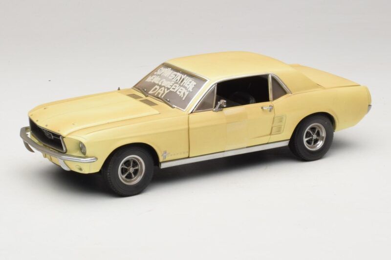 Ford Mustang Coupe Jaune The Walking Dead Greenlight 1:18 12958 Métal