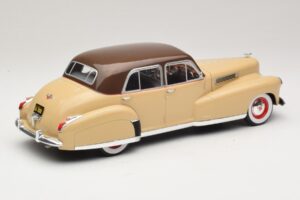 Cadillac Fleetwood Series 60 Special Beige MCG 1:18 MCG18656 Métal — image 2 sur 6