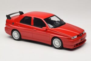 Alfa Romeo 155 GTA Stradale Alfa Red Otto 1:18 OT1132 Résine — image 4 sur 6