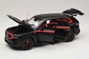 BMW XM G09 Matt Black Minichamps 1:18 110023301 Métal — image 2 sur 8