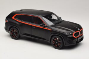 BMW XM G09 Matt Black Minichamps 1:18 110023301 Métal — image 6 sur 8