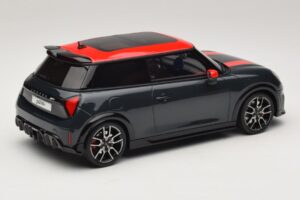 Mini Cooper JCW F66 Legend Grey Otto 1:18 OT1244 Résine — image 2 sur 6