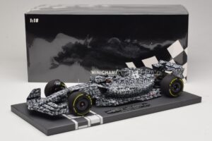 Alfa Romeo Orlen C42 V. Bottas Testing Barcelona 2022 Minichamps 1:18 117229977 Résine — image 7 sur 7