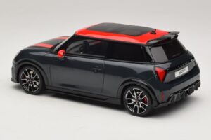 Mini Cooper JCW F66 Legend Grey Otto 1:18 OT1244 Résine — image 5 sur 6