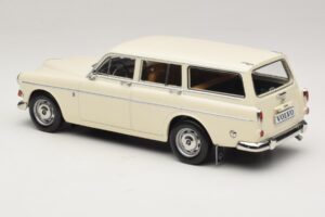 Volvo Amazon Break Pearl White Norev 1:18 188750 Métal — image 5 sur 6