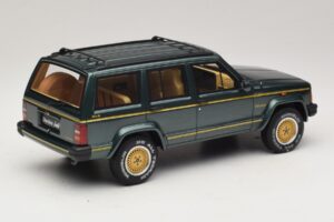 Jeep Cherokee XJ Limited Hunter Green Otto 1:18 OT1204 Résine — image 2 sur 6