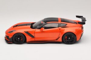 Chevrolet Corvette C7 ZR1 Rouge IXO 1:18 U18RDC001-FO Métal — image 4 sur 8