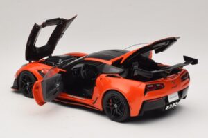 Chevrolet Corvette C7 ZR1 Rouge IXO 1:18 U18RDC001-FO Métal — image 5 sur 8