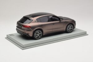 Maserati Grecale Bronze BBR 1:18 P18220FMAS Résine — image 3 sur 7