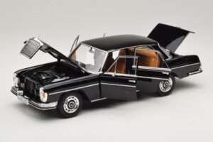 Mercedes 280 SE W108 Noir Norev 1:18 183360 Métal — image 2 sur 8