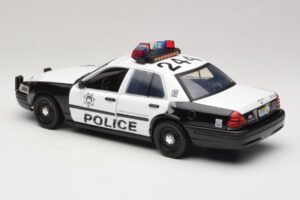 Ford Crown Victoria Police Interceptor The Hangover Movie Greenlight 1:18 12911 Métal — image 5 sur 6