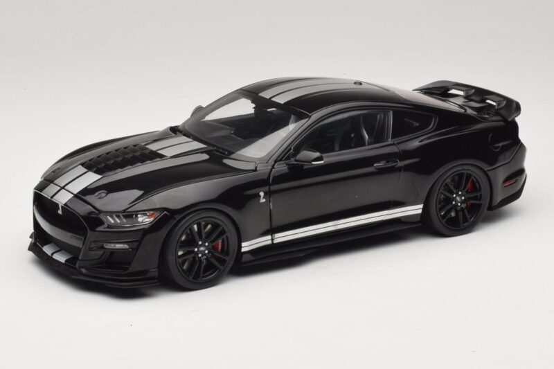 Ford Mustang Shelby GT500 S550 Noir IXO 1:18 U18RDC002-FO Métal