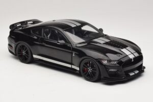 Ford Mustang Shelby GT500 S550 Noir IXO 1:18 U18RDC002-FO Métal — image 6 sur 8