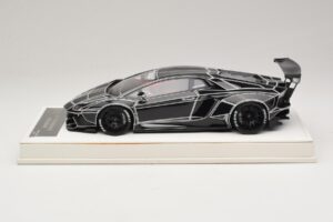 Lamborghini Aventador Liberty Walk TRON Noir Brillant JUC 1:18 J32-14 Résine — image 3 sur 7