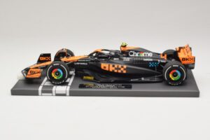 McLaren MCL60 #4 L. Norris 2nd Place Singapore GP 2023 Minichamps 1:18 537233404 Résine — image 3 sur 7