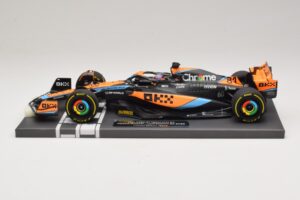 McLaren MCL60 #81 O. Piastri Hungarian GP 2023 Minichamps 1:18 537233081 Résine — image 3 sur 7