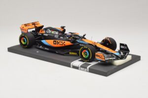 McLaren MCL60 #81 O. Piastri Hungarian GP 2023 Minichamps 1:18 537233081 Résine — image 4 sur 7